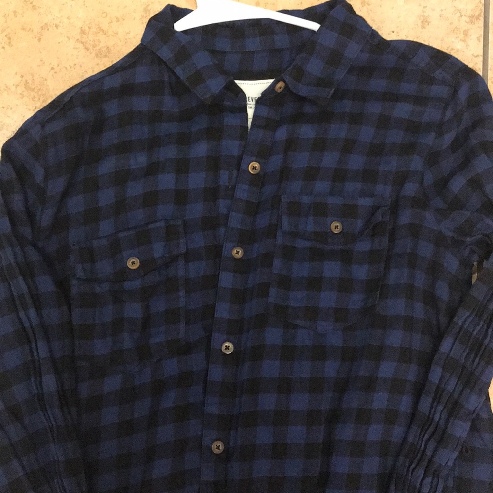 Button down - Picture 2 of 2